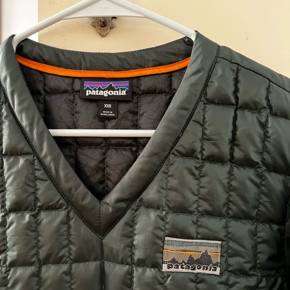 Patagonia Jackets & Blazers - Patagonia pullover quilted recycled down jacket with pockets